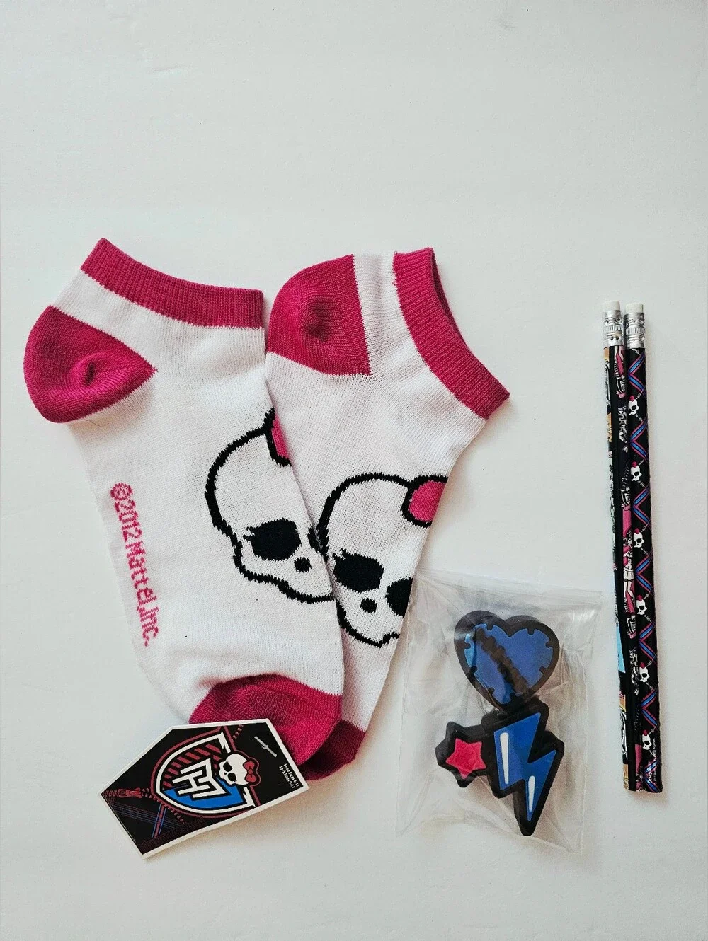 Monster High Socks, Eraser & Pencils Gift Set Pink & White